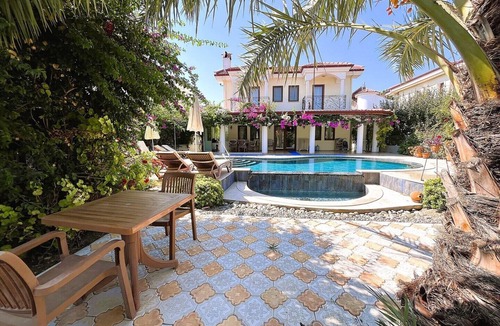 Dalyan City Center Villa | Beautiful 4 Bedroom Villa with Large Private Pool & Garden in Center of Dalyan!