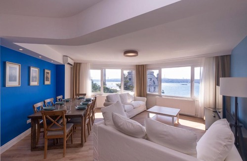 Kabatas Apartment | Bosphorus and Palace View Top Floor Apartment