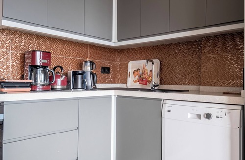 Cihangir Apartment | Bosphorus View 2BR Luxury Apartment - Parking & Elevator