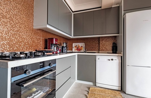 Cihangir Apartment | Bosphorus View 2BR Luxury Apartment - Parking & Elevator