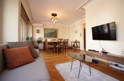 Bostanci Apartment | Bright Cozy Stacked Home Ideally Located n Kadikoy