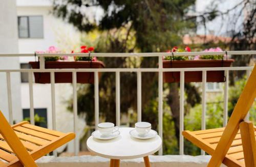 Bostanci Apartment | Bright Cozy Stacked Home Ideally Located n Kadikoy