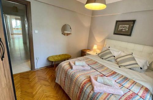 Bostanci Apartment | Bright Cozy Stacked Home Ideally Located n Kadikoy
