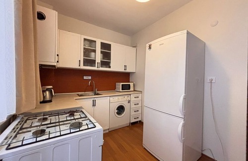 Sisli Apartment | Central 3BR Near Metro and Cevahir