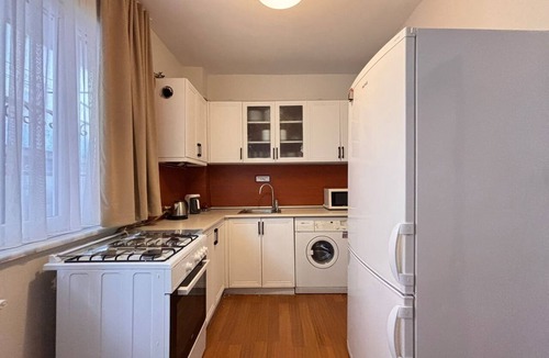 Sisli Apartment | Central 3BR Near Metro and Cevahir