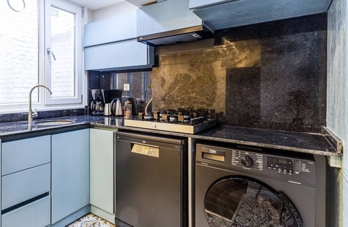 Osmanbey Apartment | Central Flat w Terrace 3 min to City's in Sisli