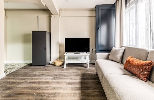 Osmanbey Apartment | Central Flat w Terrace 3 min to City's in Sisli