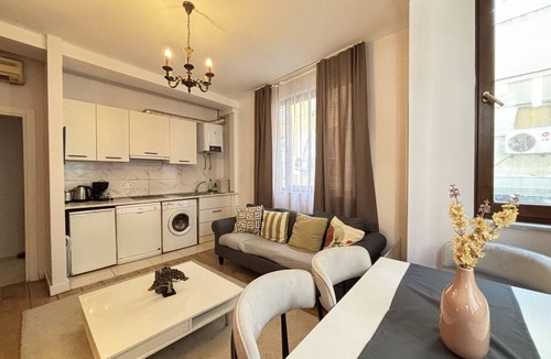 Cagaloglu Apartment | Central Istanbul Haven | Old City Highlights Nearb