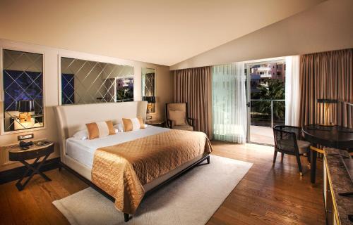 Kusadasi City Centre Hotel | Charisma De Luxe Hotel