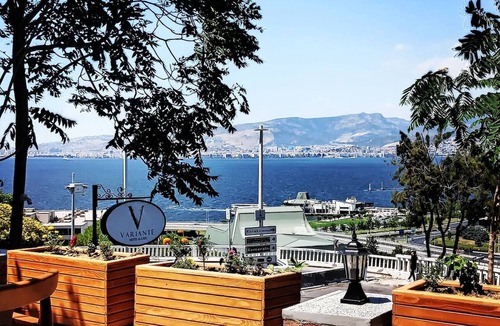 Konak Apartment | Charming Room in Historic Konak, Turkey - Family-Friendly Retreat