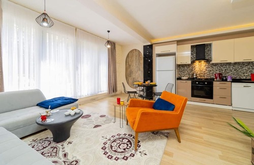 Muratpasa Apartment | Chic Flat with Common Backyard in Antalya