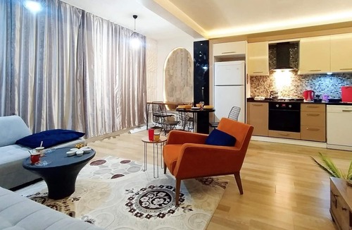 Muratpasa Apartment | Chic Flat with Common Backyard in Antalya