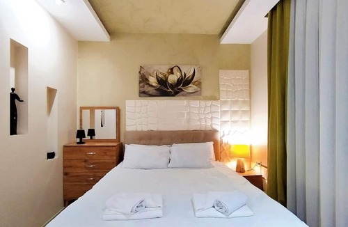 Muratpasa Apartment | Chic Flat with Common Backyard in Antalya