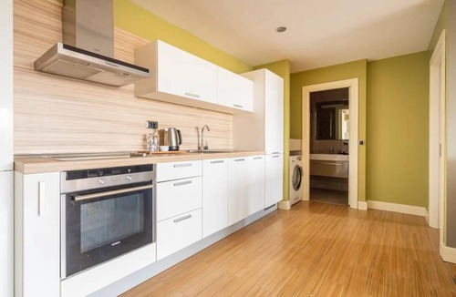 Gayrettepe Hotel | Chic hotel suite with AC, WiFi in enchanting Istanbul