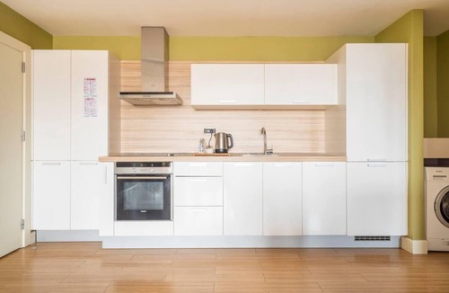 Gayrettepe Hotel | Chic hotel suite with AC, WiFi in enchanting Istanbul