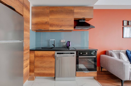 Sisli Apartment | Comfortable AC Residence Steps from Bomontiada