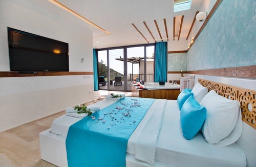 Islamlar Villa | Contemprorary 205 m2 Villa and 135 m2 wooden deck around pool