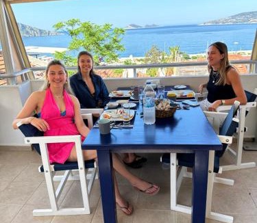 Kalkan Hotel | Courtyard Kalkan
