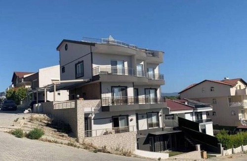 Kadnlar Denizi Mahallesi Apartment | Delightful 2-bedroom apartment with AC in Aydın