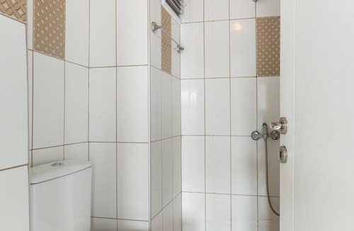 Besiktas Apartment | Delightful Besiktas Apartment with Scenic Terrace