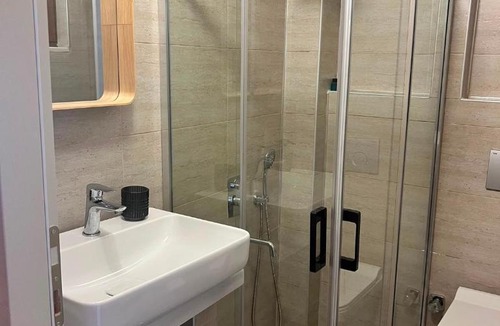 Marmara Hotel | Denizevi Karvunyi