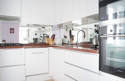 Taksim Apartment | Designer 2BR Apartment Near Istiklal Bright & Comfortable Stay