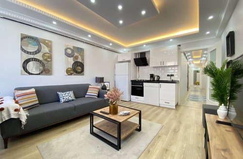Sisli Apartment | Elegant New Apartment with Fast WiFi
