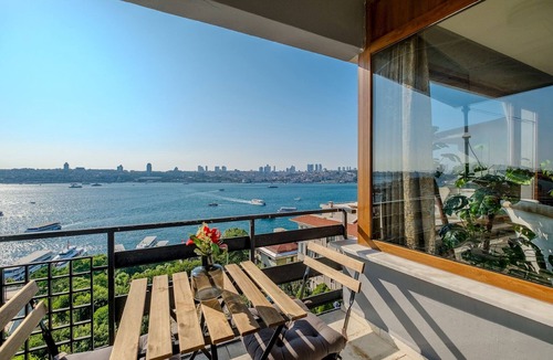 Uskudar Apartment | Elevated Bosphorus Escape | Private Terrace