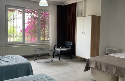 Oren Mahallesi Bed & Breakfast | evim palace ören