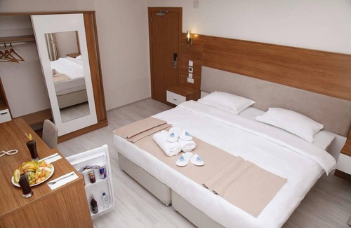 Akcaabat Hotel | Favorite Otel