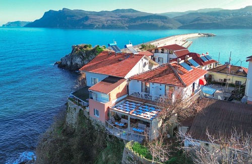 Amasra Hotel | Frau Guler