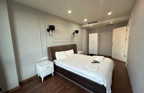 Bakırkoy Apartment | Gold Suit