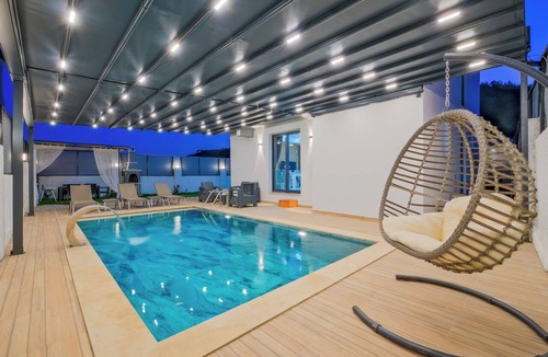 Fethiye House | Gorgeous 3-bedroom building with AC in welcoming Fethiye