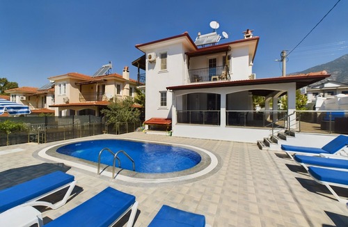 Fethiye Villa | Ideally located 4 bedroom 3 bathroom air conditioned villa with own pool
