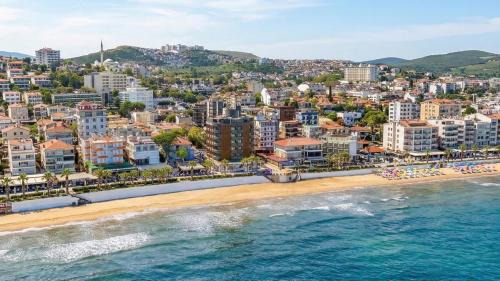 Kadnlar Denizi Mahallesi Hotel | Jura Hotels Ada Beach Kuşadası