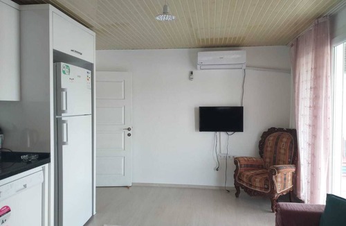 Kas Apartment | Kaş Demir Apart Otel – Merkezi Konumda Konforlu Odalar, Doğayla İç İçe Konaklama