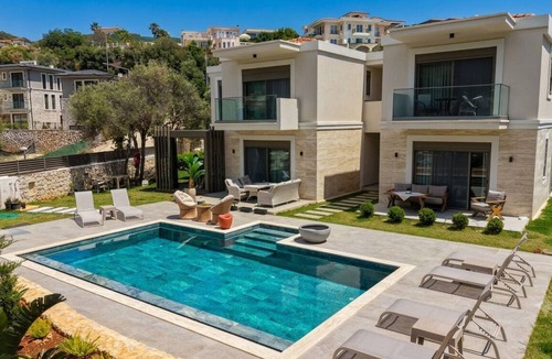 Kas Condo | Kaş Yarımada’da Bahçe Katı 1+1 Daire