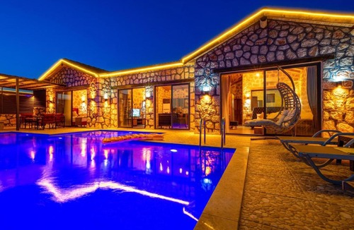 Faralya Villa | Kalkan'da 2 Yatak Odalı Jakuzili Villa-Villa Seabird