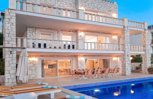 Kalkan Villa | Ketchy villa - Luxury Villa - Infinity pool - Beach view