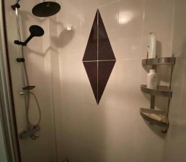 Kadikoy Apartment | Large apartment with a balcony in central Kadıköy