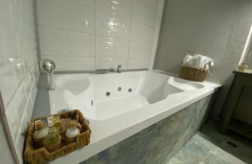 Ayvalik City Center House | Latibule Macaron Guest House