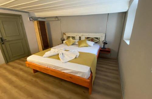 Ayvalik City Center House | Latibule Macaron Guest House