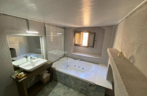 Ayvalik City Center House | Latibule Macaron Guest House