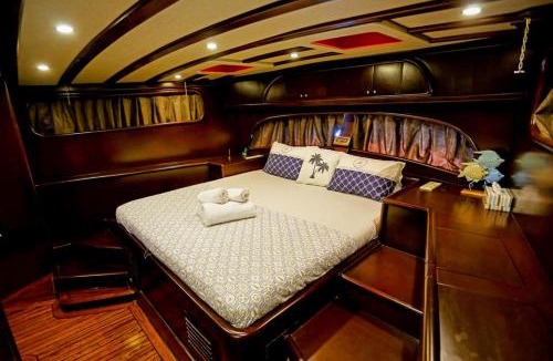 Bodrum City Center Boat Rental | Luxury Hotel Boat in Bodrum Marina