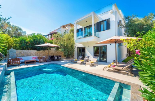 Kalkan House | Luxury Renovated New Villa in the heart of Kalkan