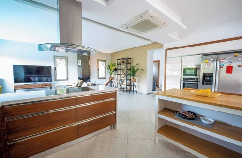 Cesme Villa | Luxury Vacation Seaside Villa with Privacy