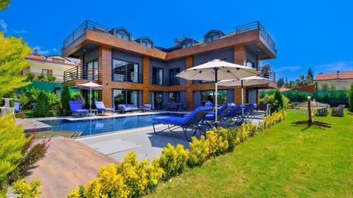 Oludeniz Villa | Luxury Villa Close to Shops and Restaurants -Large Garden Pool Table and Table Tennis