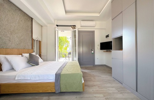 Alacati Hotel | Müzeyyen Hanım Konağı Alaçatı 12+