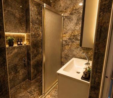 Akdeniz Hotel | Malabadi otel