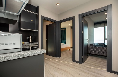 Yomra Hotel | Marina Green Suit Hotel
